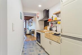 Historical Centre Terrace Aircon by LD Apartments