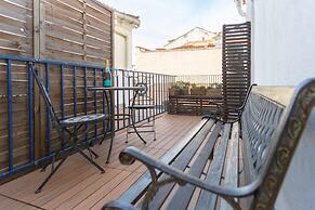 Historical Centre Terrace Aircon by LD Apartments