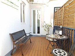 Historical Centre Terrace Aircon by LD Apartments