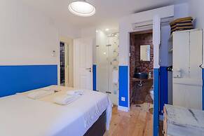 Historical Centre Terrace Aircon by LD Apartments