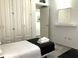 2 Bedroom Close to the Pool F-4