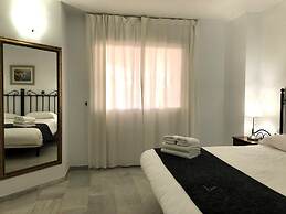 2 Bedroom Close to the Pool F-4