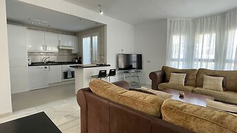 Top Floor 2 Bedroom Duplex 360 Views F-5