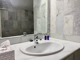 House Pauline 3 bed Poolside Private Garden M-5