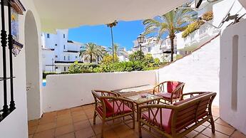 Spacious Poolside 3 Bedroom F-5