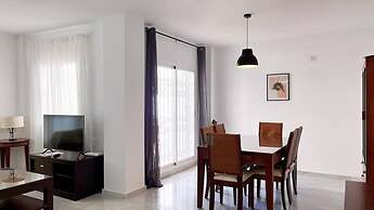 Spacious Poolside 3 Bedroom F-5