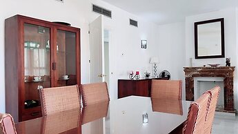 Spacious Poolside 3 Bedroom F-5