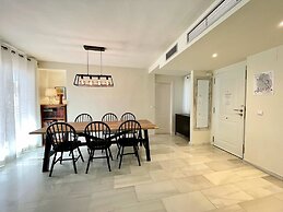 Poolside Holiday Dream 3 Bedroom F-3