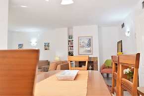 3 Bed Excellent and Quiet Location F-4