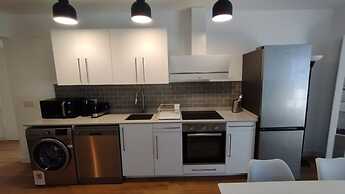 Studio 2 Bed-1 Bathroom for 3 NO Terrace F-3