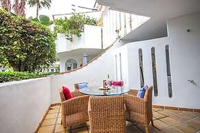 Modern 3 Bedroom Pool Access Apartment F-7