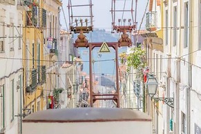 Old Town Chiado Balcony Aircon by LD Apartments