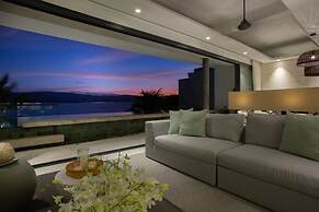 Muscat 3-bedroom Villa With Beach Access