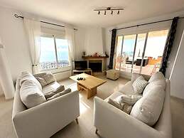 Two Bedroom Apartment With Breath-taking Views