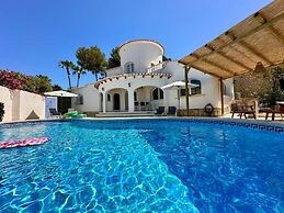 3 Bedroom Villa Walking Distance to Moraira