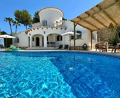 3 Bedroom Villa Walking Distance to Moraira