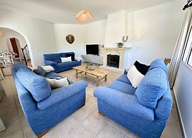 3 Bedroom Villa Walking Distance to Moraira