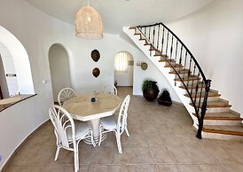 3 Bedroom Villa Walking Distance to Moraira