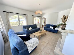3 Bedroom Villa Walking Distance to Moraira
