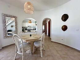 3 Bedroom Villa Walking Distance to Moraira