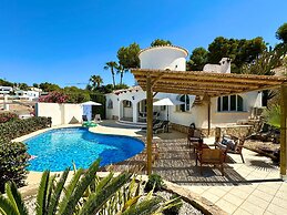 3 Bedroom Villa Walking Distance to Moraira