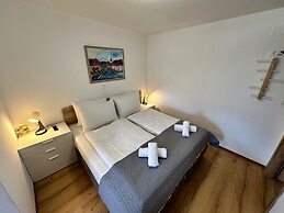 Bijol Apartments - Studio E