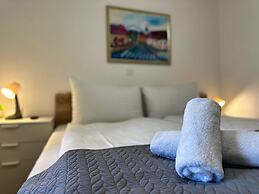 Bijol Apartments - Studio E