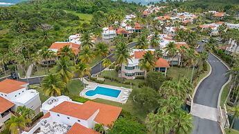 Upscale Villa in Gated Community Beach Access Yari