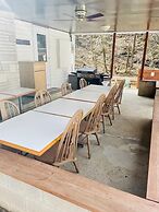 Ellis House Trail Lodging Sleeps 16