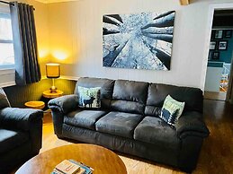 Ellis House Trail Lodging Sleeps 16
