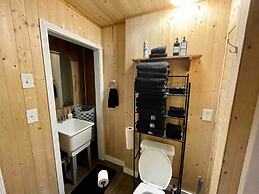 Ellis House Trail Lodging Sleeps 16