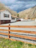Ellis House Trail Lodging Sleeps 16