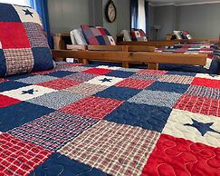 Ellis House Trail Lodging Sleeps 16
