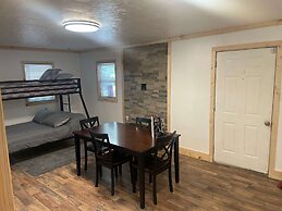 Trail House In Gilbert Sleeps 12