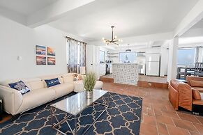 4 BR Kikita Beach Villa Oceanfront w Pool