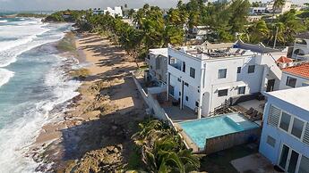 4 BR Kikita Beach Villa Oceanfront w Pool