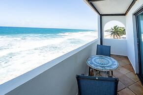4 BR Kikita Beach Villa Oceanfront w Pool