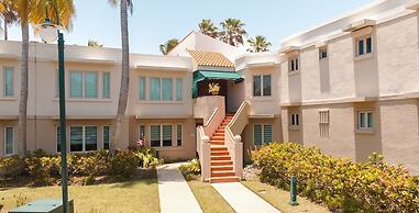Quaint Villa Beach Access Elina