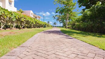 Giovanni Beachfront Community w Pools