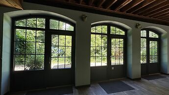 Ancienne Orangerie Du Chateau