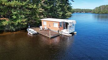 The Floater-a House Boat on Grant Island Bham Lk