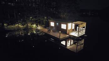 The Floater-a House Boat on Grant Island Bham Lk