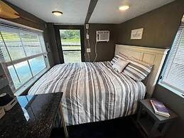 The Floater-a House Boat on Grant Island Bham Lk