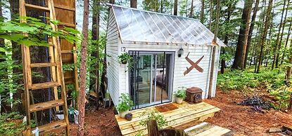 Stabbin Cabin 2 on Grant Island-hottub Boat Pets