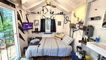 The Stabbin Cabin Grant Island w Boat Hottub Pet