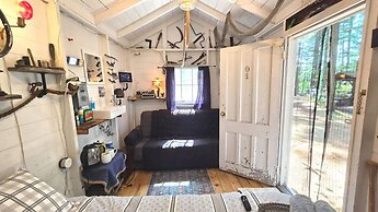The Stabbin Cabin Grant Island w Boat Hottub Pet