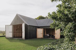 Linnaeus Farm Berry - by Linnaeus Collection