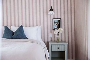 Moraea Farm Berry - by Linnaeus Collection