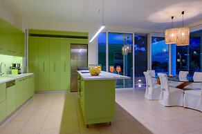 VIP Villa Panoramic Seaview Close to Beaches