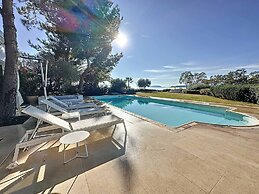 Perfect Seaside Villa Large Pool Boat Dock